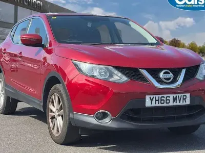 Used Nissan Qashqai Acenta 116 HP (85 kW) 2016 Red SUV
