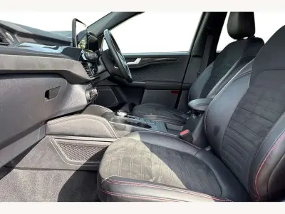 Usado Ford Kuga ST-Line 225 HP (165 kW) 2021 Vermelho SUV