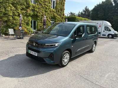 Used Vauxhall Combo Design Edition 100 kW (136 HP) 2025 Blue MPV