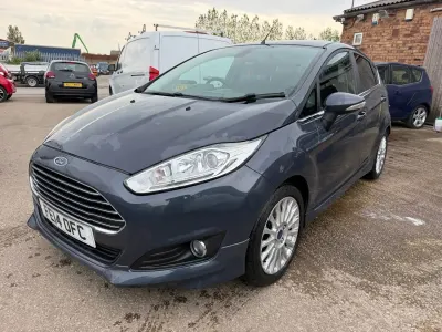 Używany Ford Fiesta Titanium 2014 Szary Hatchback