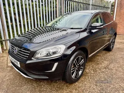 Usado Volvo XC60 SE Lux 220 CV (161 kW) 2015 Negro SUV