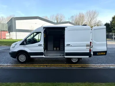 Usado Ford Transit 130 HP (95 kW) 2018 Branco Van