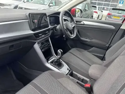 Used VW T-Roc Life 150 HP (110 kW) 2023 Red SUV