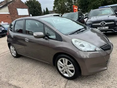 Used Honda Jazz ES 99 HP (72 kW) 2013 Brown Hatchback