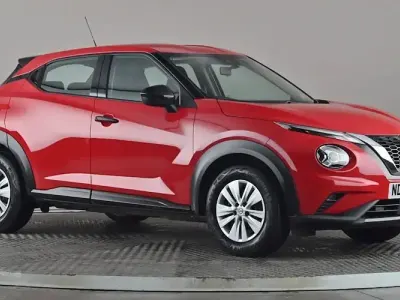Usado Nissan Juke Visia 114 CV (83 kW) 2022 Rojo SUV