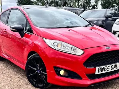 Used Ford Fiesta Zetec 140 HP (102 kW) 2016 Red Hatchback