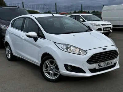 Used Ford Fiesta Zetec 2013 White Hatchback