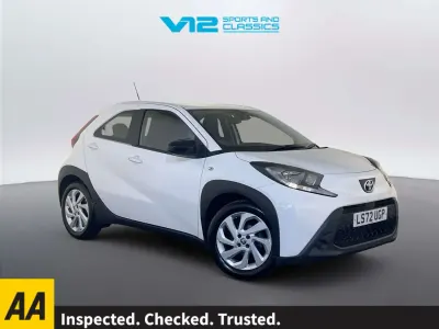 Używany Toyota Aygo X PURE 72 KM (52 kW) 2022 Biały SUV