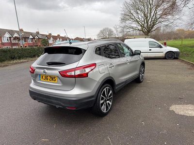 Used Nissan Qashqai Tekna 110 HP (80 kW) 2016 Silver SUV