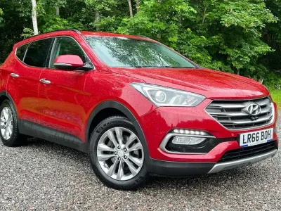 Used Hyundai Santa Fe Premium 200 HP (147 kW) 2017 Red SUV