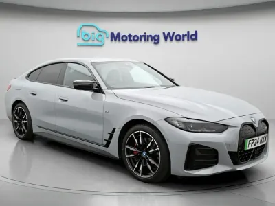 Usado BMW i4 M Sport 400 kW (544 CV) 2024 Gris Berlina