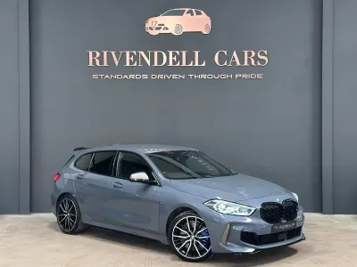 Begagnad BMW M135 Comfort Edition 2021 Grå Halvkombi