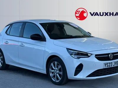Begagnad Vauxhall Corsa Design Edition 101 HK (74 kW) 2023 Vit Halvkombi