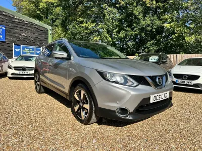 Used Nissan Qashqai N-TEC 115 HP (84 kW) 2015 Silver SUV