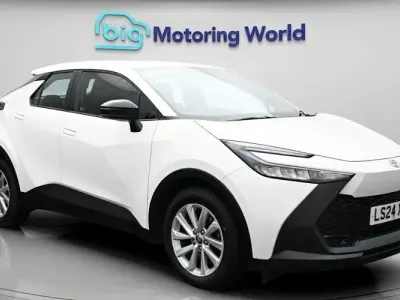 Usado Toyota C-HR 140 HP (102 kW) 2026 SUV