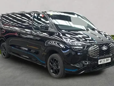 Begagnad Ford E-Transit Sport 160 kW (218 HK) 2025 Svart Van