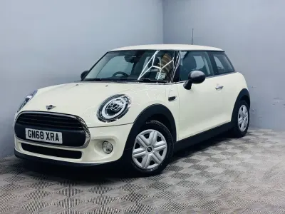 Used Mini ONE Hatch 102 HP (75 kW) 2018 White Hatchback