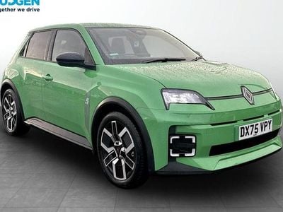 Used Renault 5 E-Tech Komfort 110 kW (150 HP) 2025 Hatchback