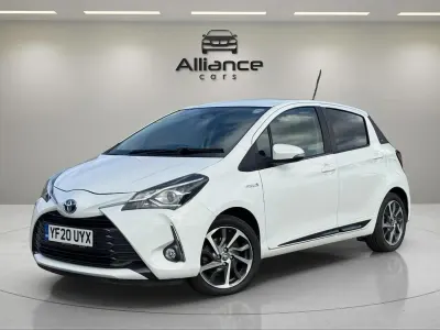 Used Toyota Yaris 91 HP (66 kW) 2020 White Hatchback