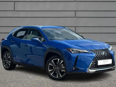 Usado Lexus UX 300h 2025 Azul SUV