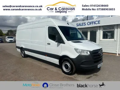 Używany Mercedes Sprinter Progressive 148 KM (108 kW) 2023 Biały Van