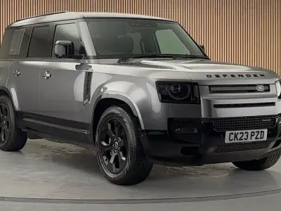 Used Land Rover Defender Dynamic 300 HP (220 kW) 2023 Eiger grey SUV
