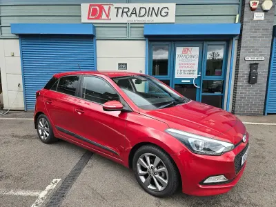Used Hyundai i20 Premium 84 HP (61 kW) 2016 Red Hatchback