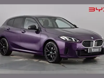 Usado BMW 120 Sport Line 170 CV (125 kW) 2025 Púrpura Utilitario