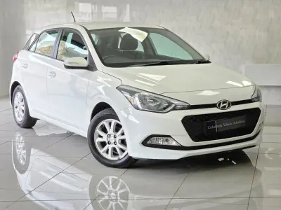 Used Hyundai i20 SE 84 HP (61 kW) 2017 White Hatchback