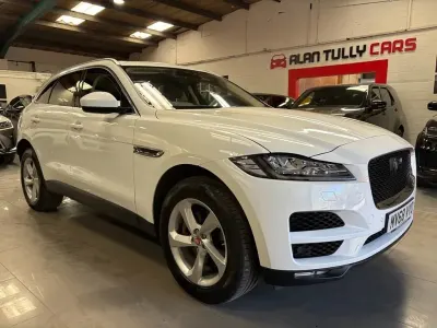 Używany Jaguar F-Pace Portfolio 300 KM (220 kW) 2018 Biały SUV