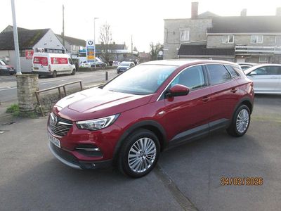 Used Vauxhall Grandland X Sport 130 HP (95 kW) 2018 Red SUV