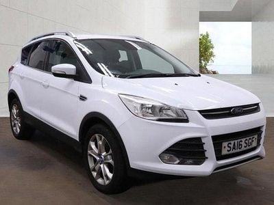 Usado Ford Kuga Zetec 150 HP (110 kW) 2016 Branco SUV