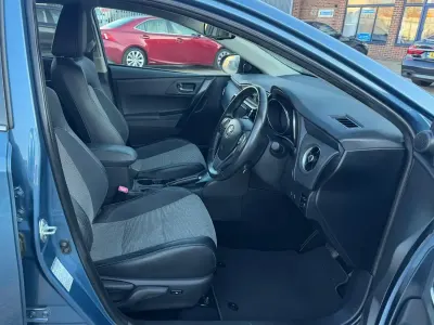 Usado Toyota Auris Hybrid