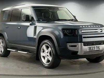 Used Land Rover Defender SE 250 HP (183 kW) 2023 Nebelquell blue SUV