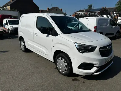 Used Vauxhall Combo 100 HP (73 kW) 2023 White MPV