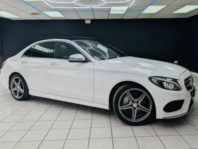 Usado Mercedes C300 AMG Line Premium Plus 2015 Blanco Berlina