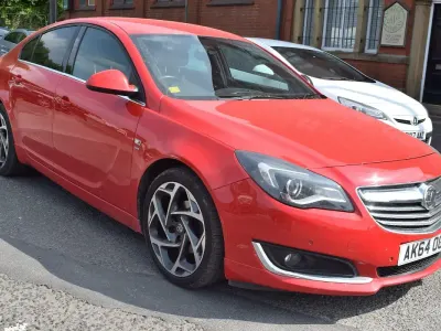 Used Vauxhall Insignia SRi 140 HP (102 kW) 2014 Red Hatchback