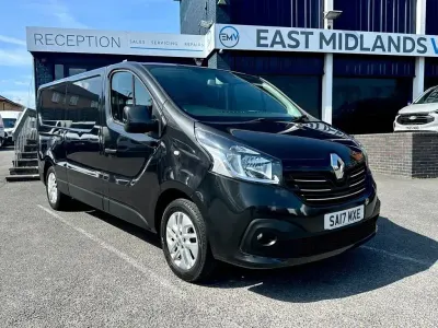 Używany Renault Trafic 2017 Czarny Minivan