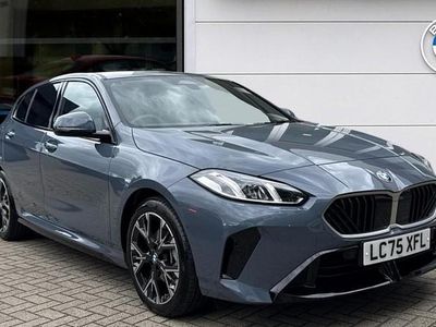 Begagnad BMW 120 M Sport 168 HK (123 kW) 2025 Grå Halvkombi