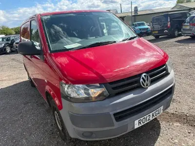 Begagnad VW Transporter 102 HK (75 kW) 2012 Röd Van