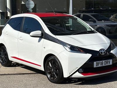Usado Toyota Aygo x-press 69 HP (50 kW) 2018 Branco Citadino