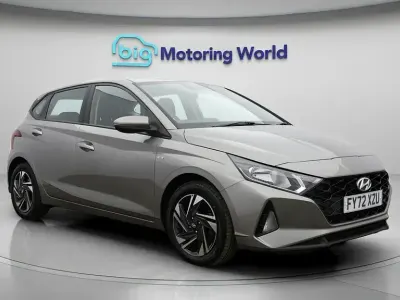 Używany Hyundai i20 SE 100 KM (73 kW) 2022 Brązowy Hatchback