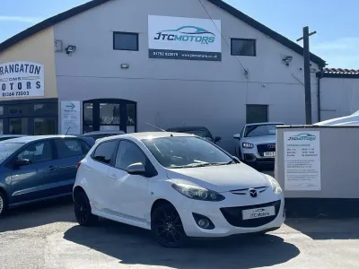 Used Mazda 2 Edition 82 HP (60 kW) 2014 White Hatchback