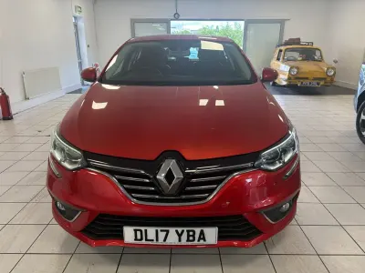 Used Renault Mégane Dynamique 2017 Red Hatchback