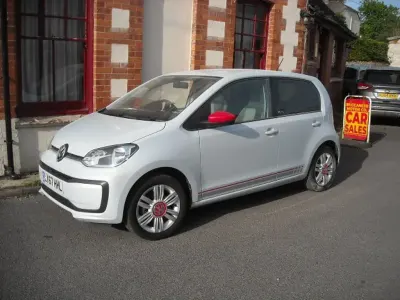 Used VW up! Beats 60 HP (44 kW) 2017 Silver Hatchback