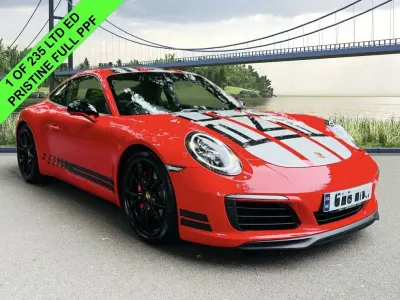 Used Porsche 911S 414 HP (304 kW) 2017 Red Coupe