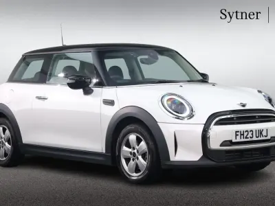 Used Mini Cooper Classic 134 HP (98 kW) 2023 White Hatchback