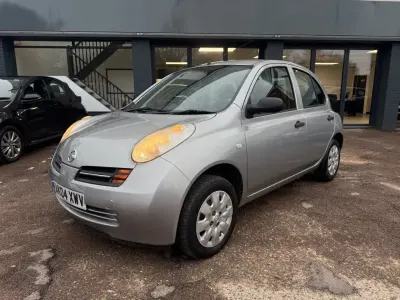 Begagnad Nissan Micra S 79 HK (58 kW) 2004 Silver Halvkombi