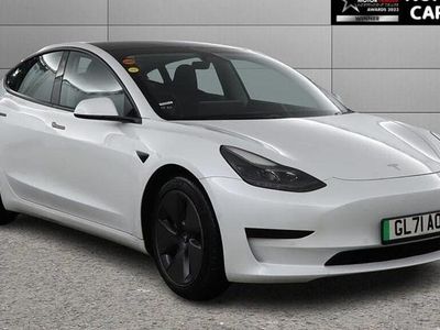 White Used 2021 Tesla Model 3 Standard Range Plus Sedan | £19,000 (Fair price)