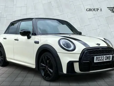 Usado Mini Cooper Hatch 136 CV (100 kW) 2022 Blanco Utilitario